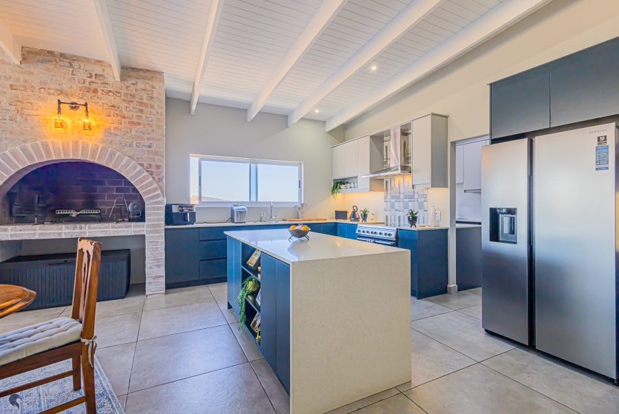 5 Bedroom Property for Sale in Myburgh Park Western Cape